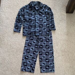 Kids Cozy Size Small 6/7 Button Up Reindeer Animal Print Pajama Set